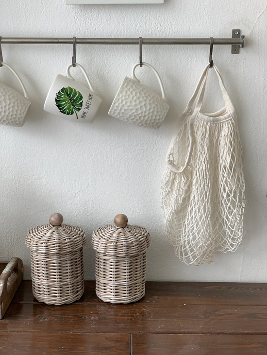 Плетёная корзина с крышкой