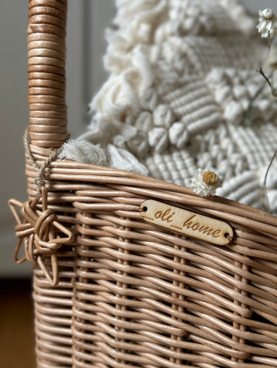 Плетеная тележка