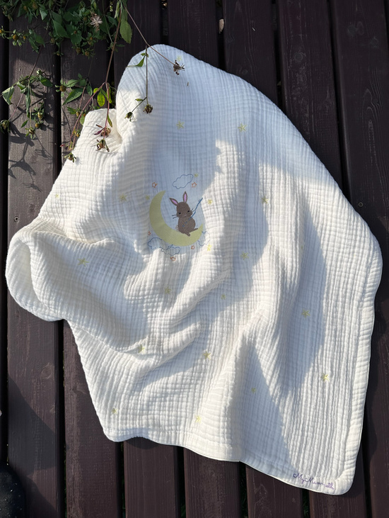 Плед «Лунная рыбалка с зайчонком» Молочный 105×105см