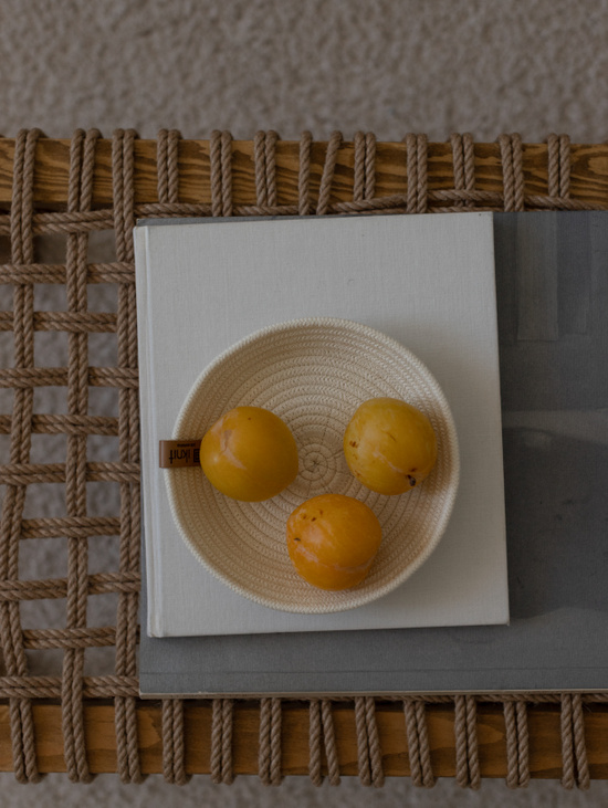 Корзина круглая из хлопкового шнура сливочного цвета