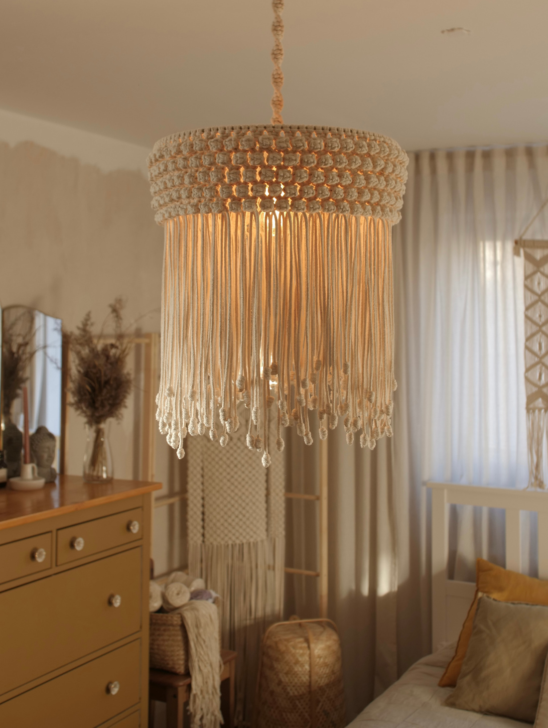 Плетёная макраме люстра «Bumps» - фотография товара