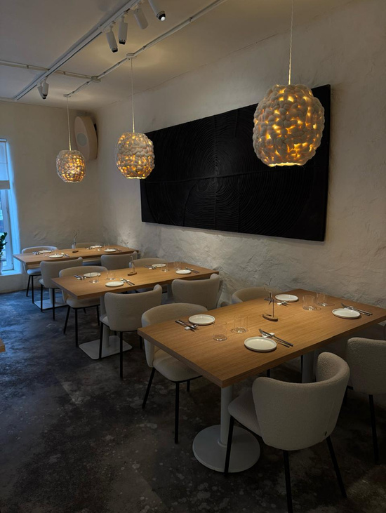 Круглый светильник из шерсти