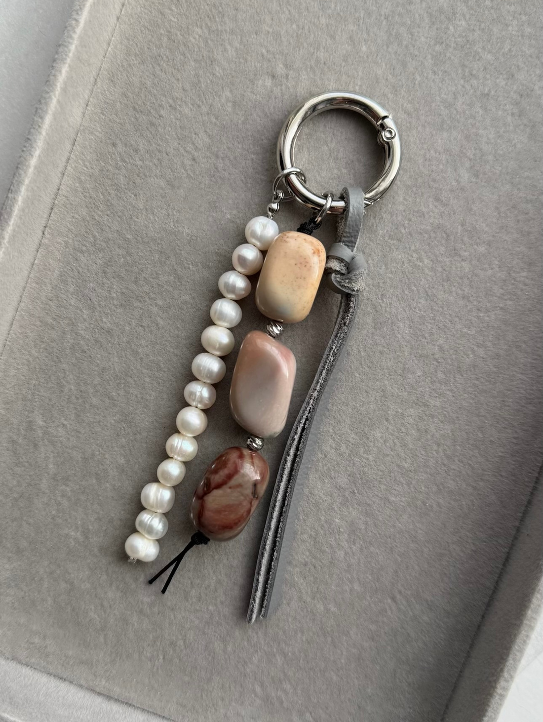 Брелок обвес на сумку - фотография товара