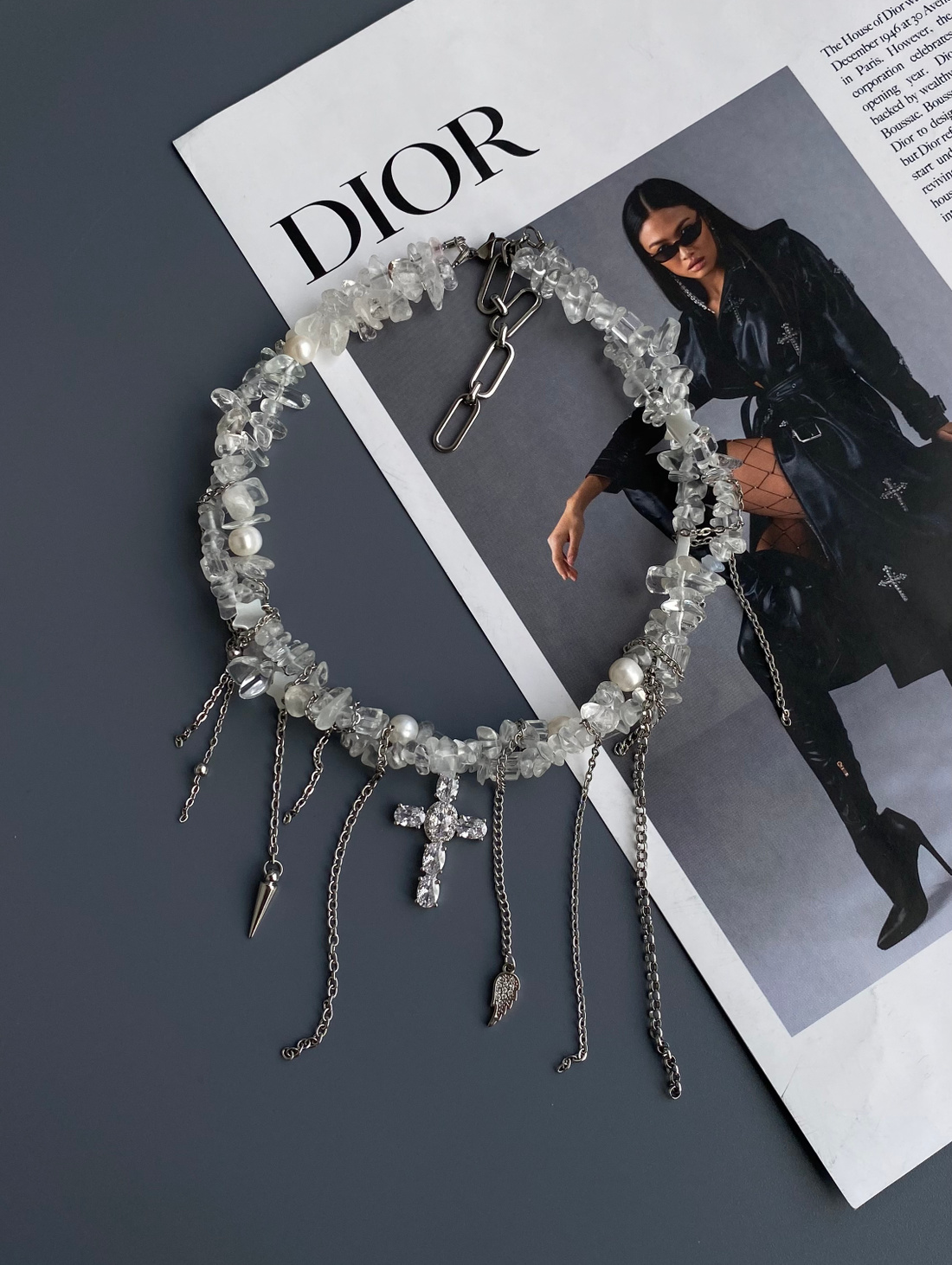 Колье из горного хрусталя с подвеской "Крест" - фотография товара