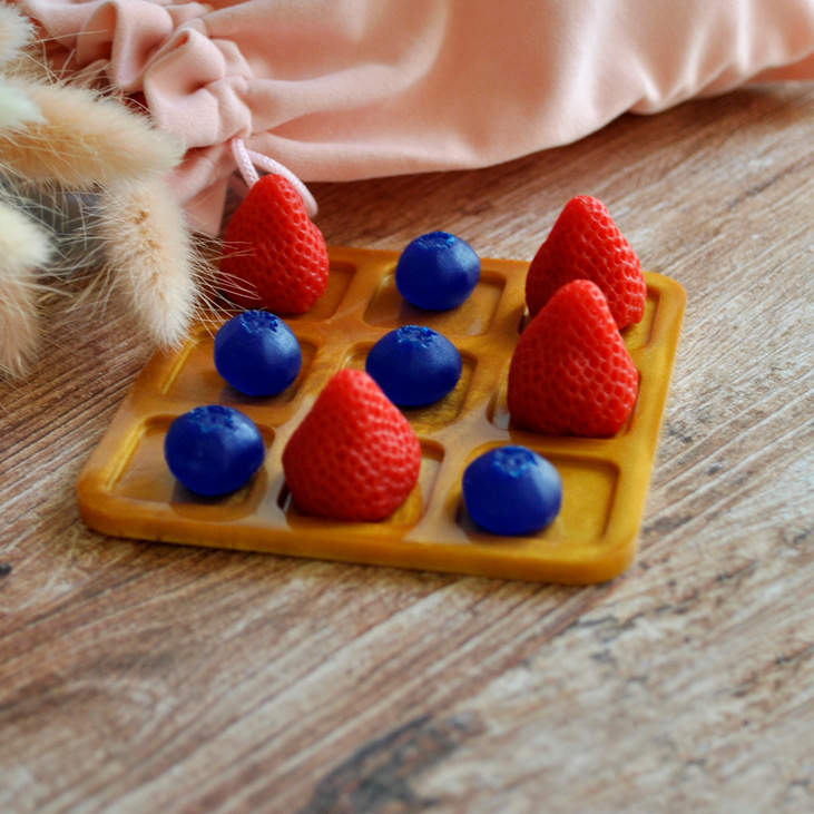 Крестики нолики "Клубника, голубика"