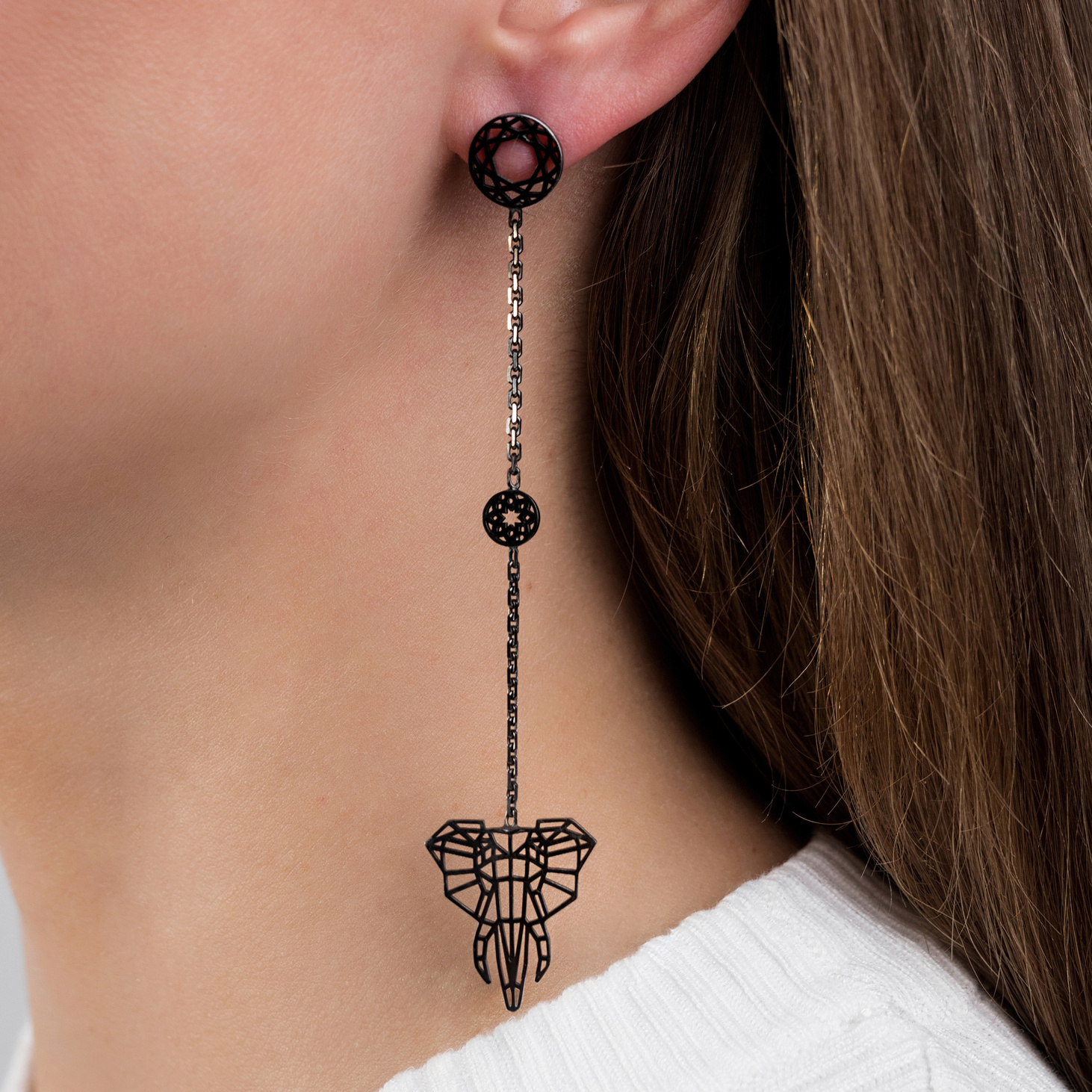 Дизайнерская серебряная моносерьга NANO ELEPHANT - фотография товара