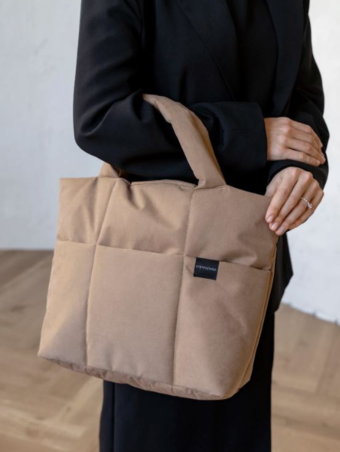 Дутая сумка LOKKI, песочный - фотография товара