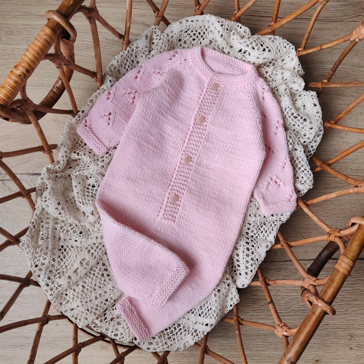 Комбинезон для новорожденной девочки