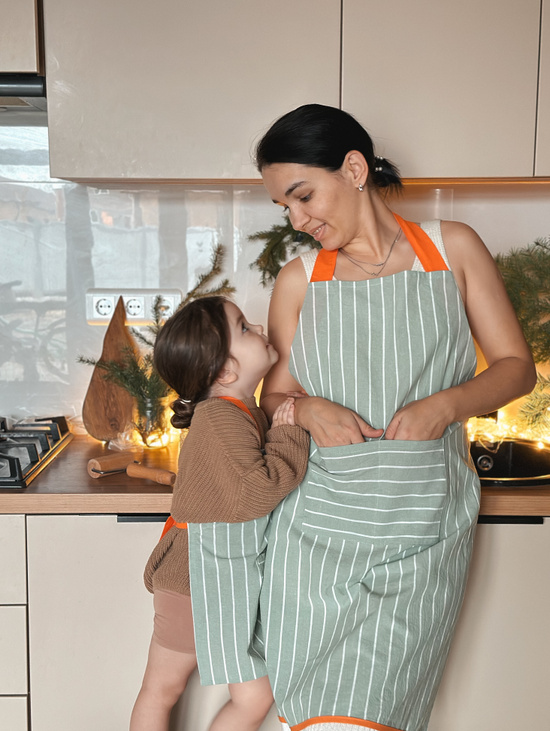 Фартуки Family Look для взрослых и детей