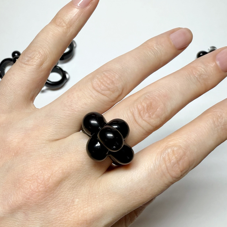 Кольцо CHAMOMILE black
