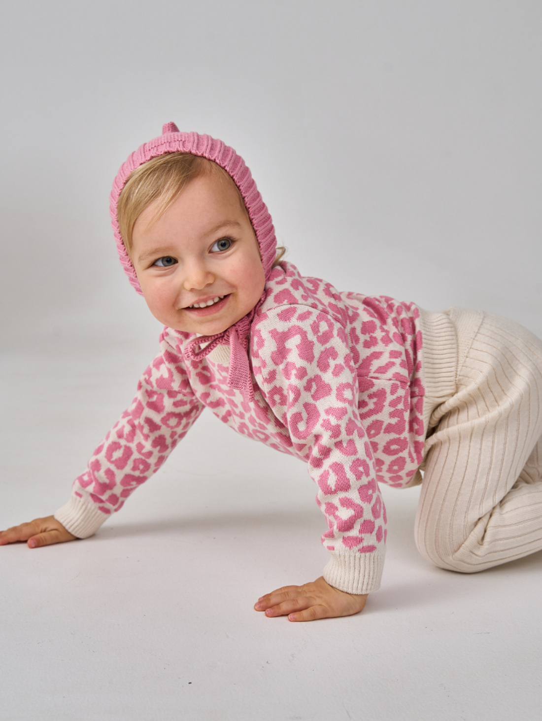 Вязаный костюм для девочек "Лео" - фотография товара