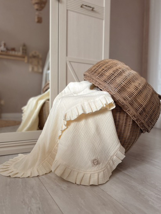 Муслиновый плед с рюшей "Сливочный"