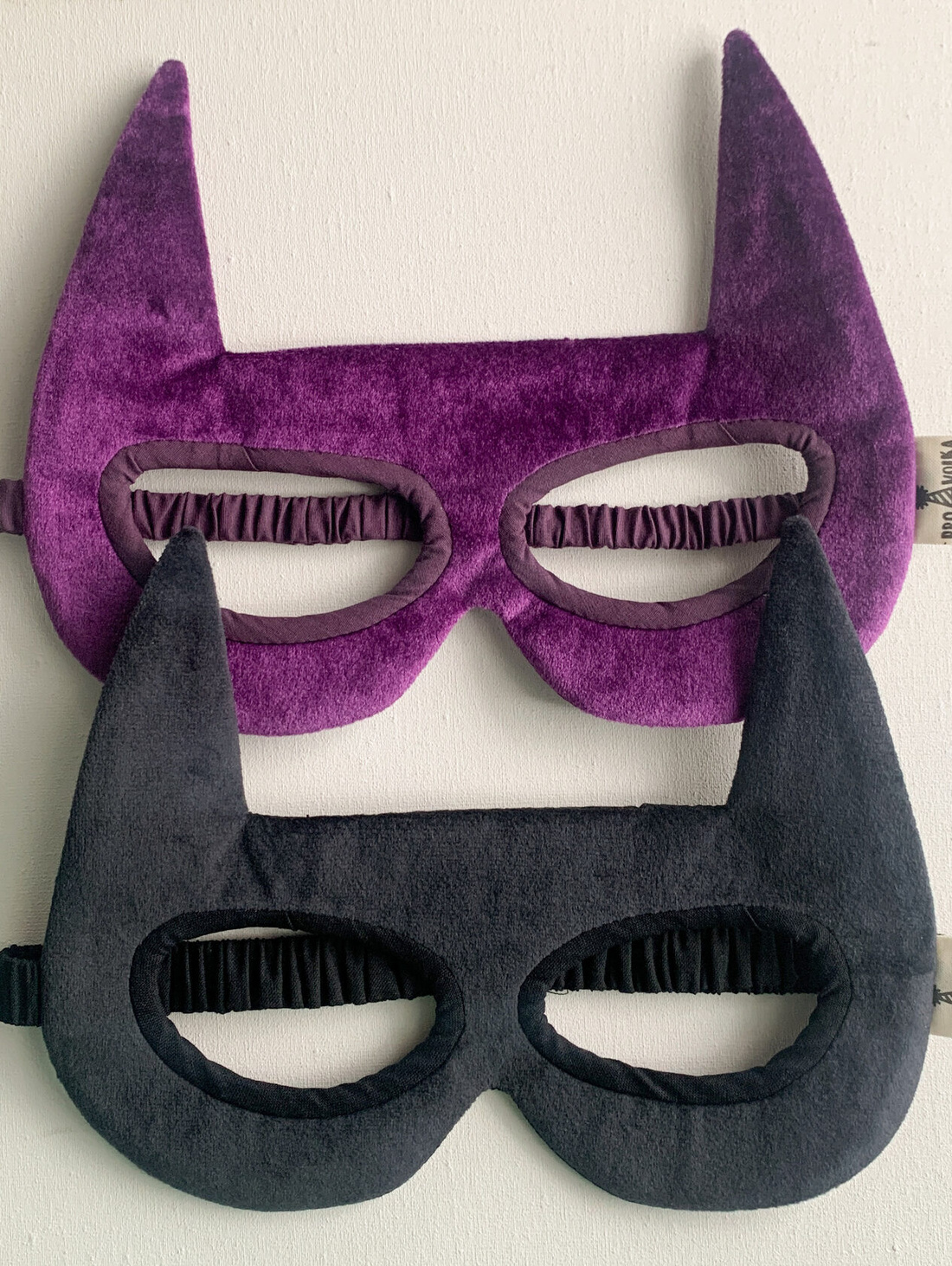 Маска Бэтмена или Дракулы - фотография товара