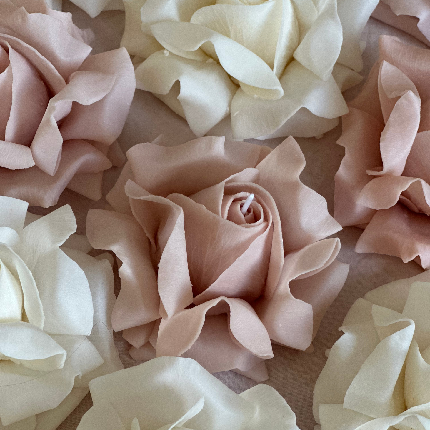 Свеча "Французская роза" - фотография товара