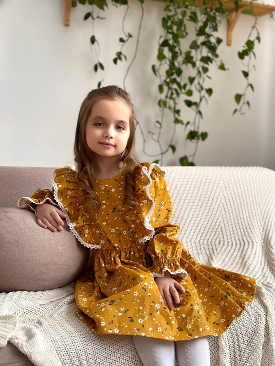Платье для девочки горчичное с цветочками из хлопка