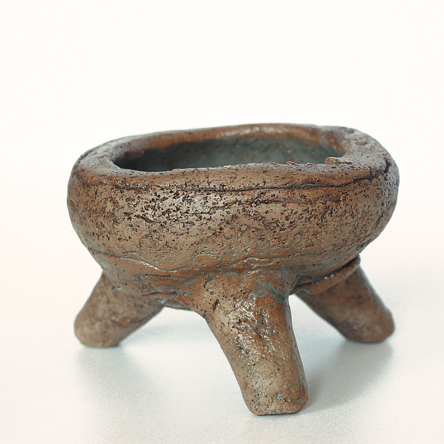 Керамический горшочек на 3-х опорах - фотография товара