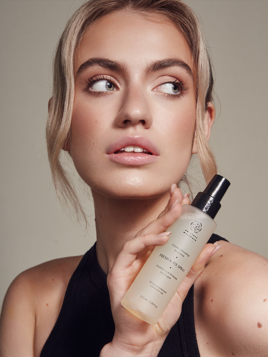 Фиксирующий спрей для макияжа FRESH & FIX SPRAY