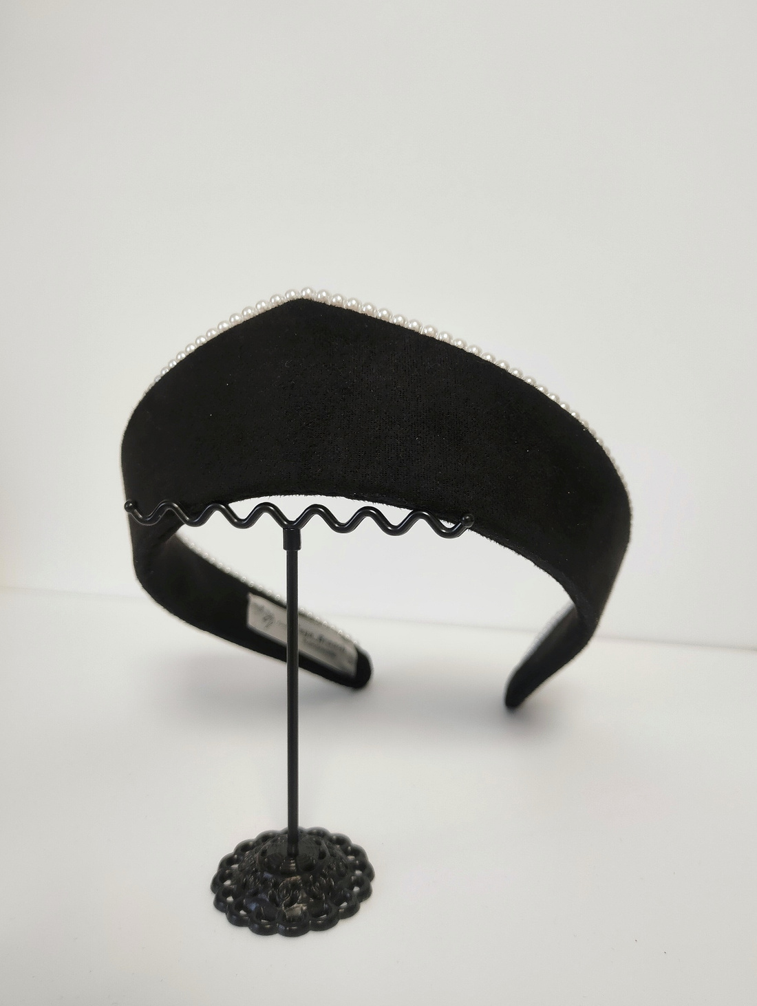 Ободок-кокошник "Черная экозамша" - фотография товара