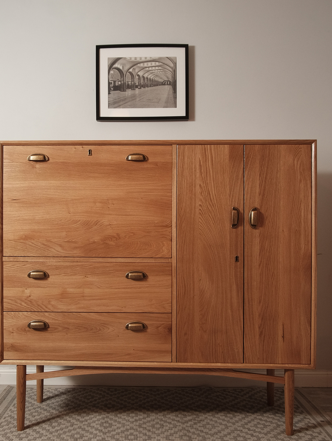 Барный шкаф - фотография товара