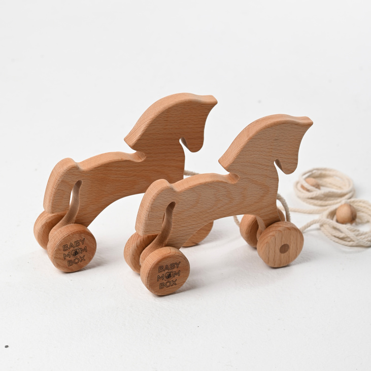 Каталка-лошадка из бука