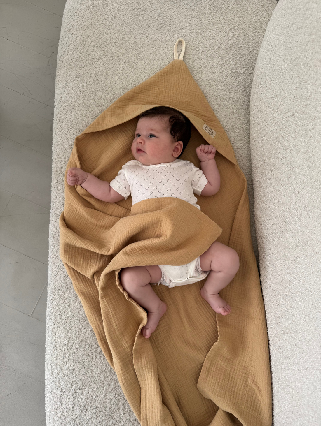 Муслиновое полотенце уголок "Песочный" - фотография товара