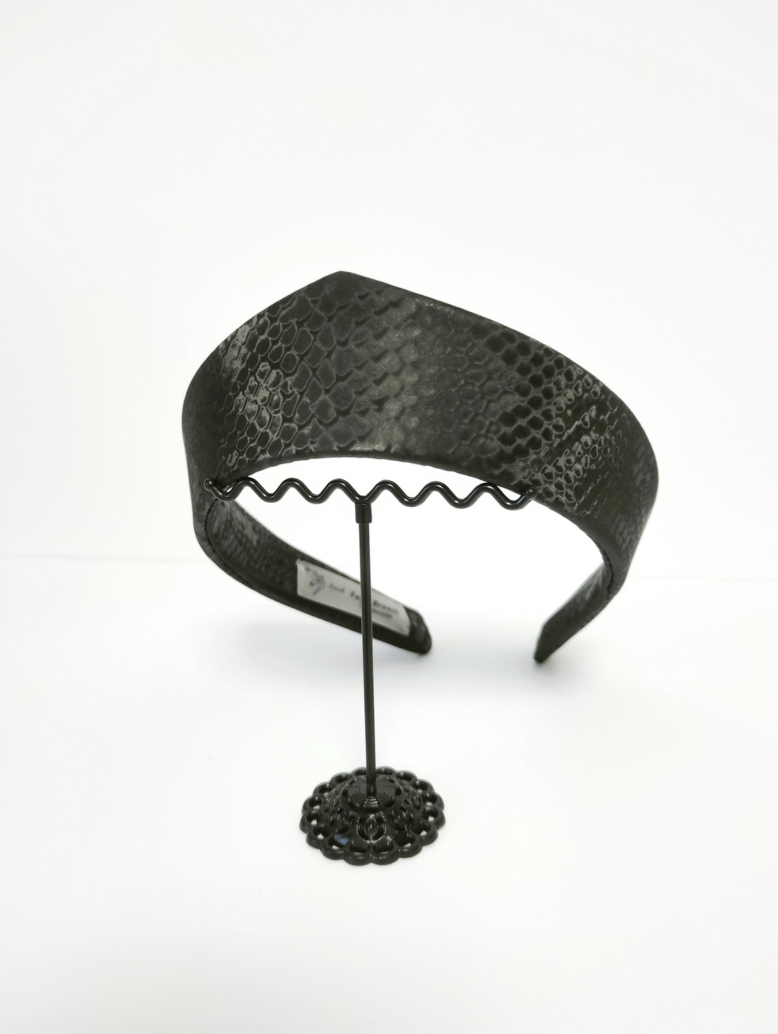 Ободок-кокошник "Змея голография черная" - фотография товара
