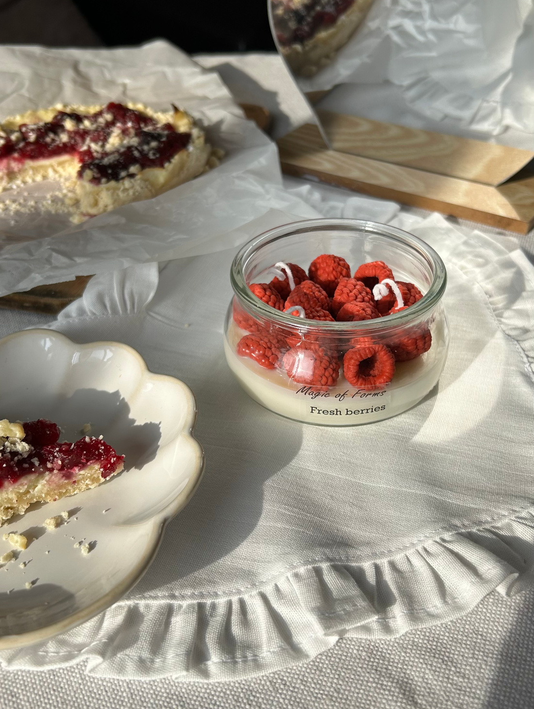 Авторская свеча с ароматом малины - фотография товара