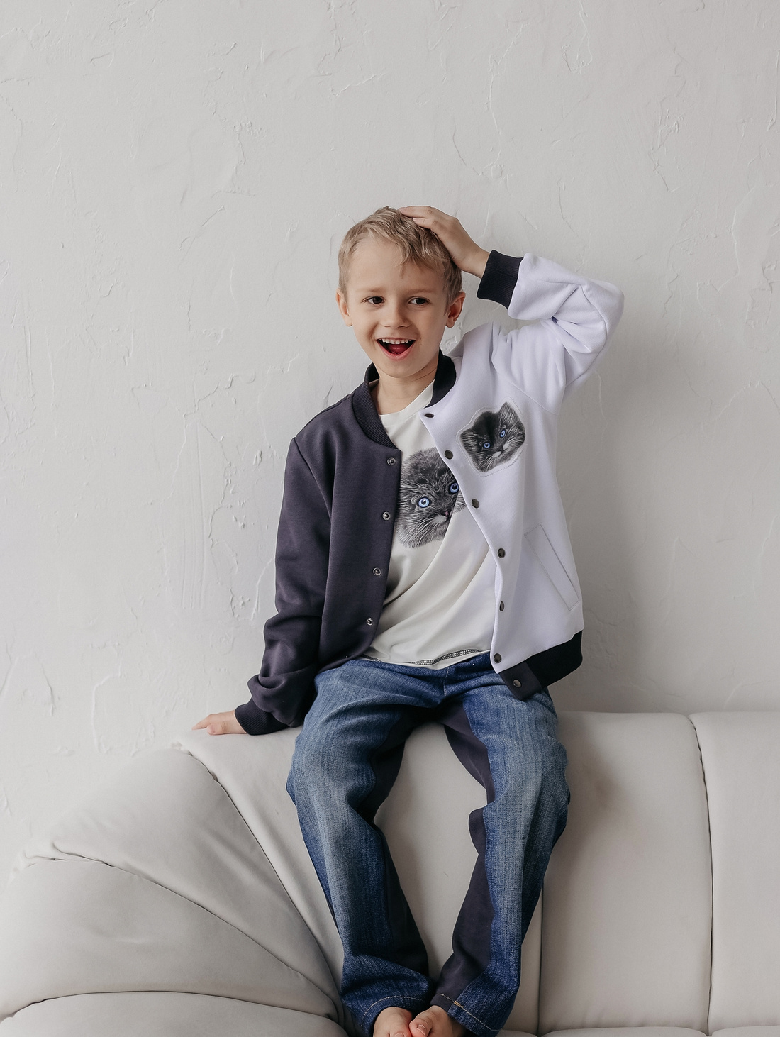 Бомбер для мальчика Двухцветный - фотография товара