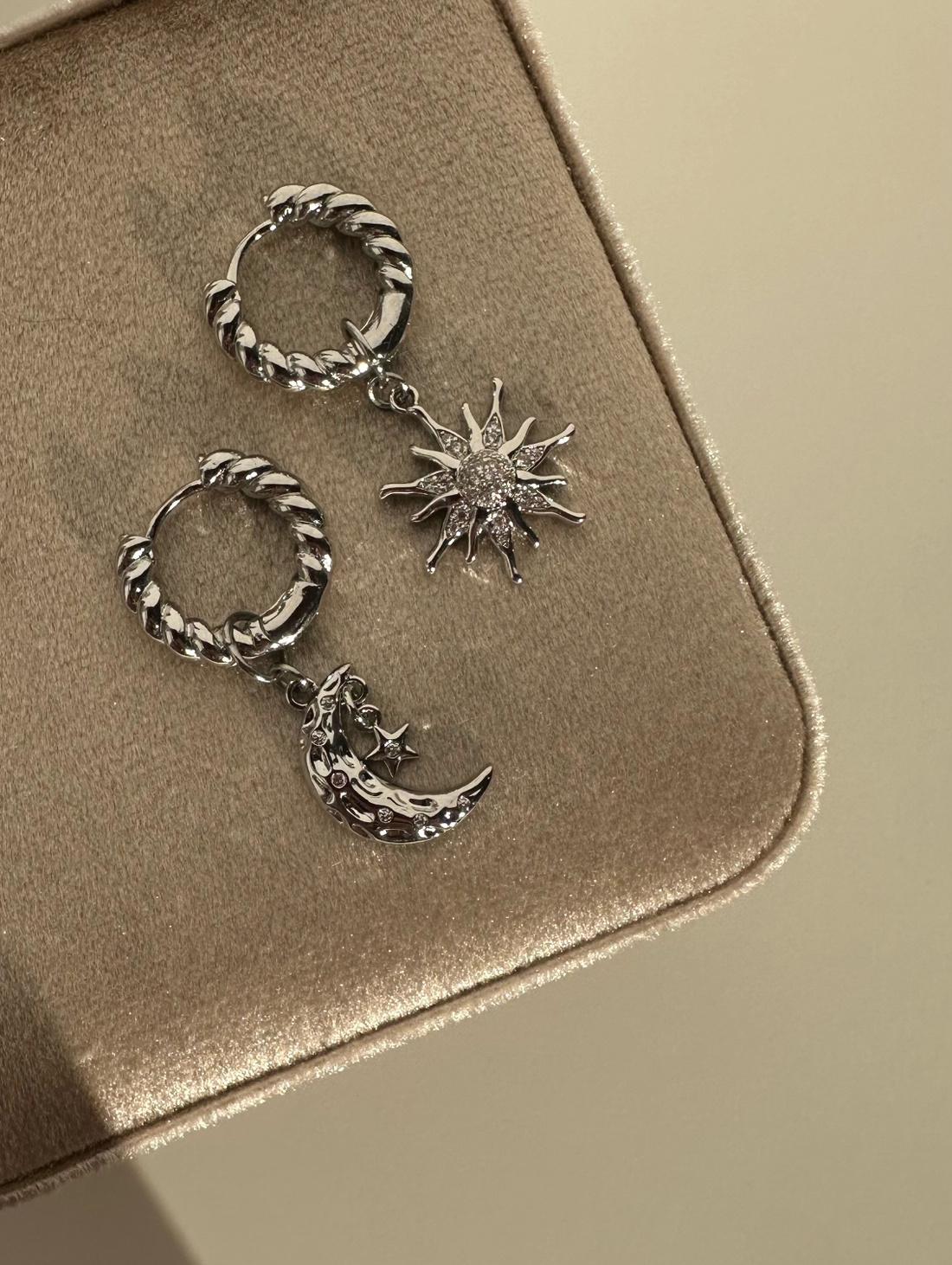 Серьги трансформеры "Солнце и Луна" светлые - фотография товара