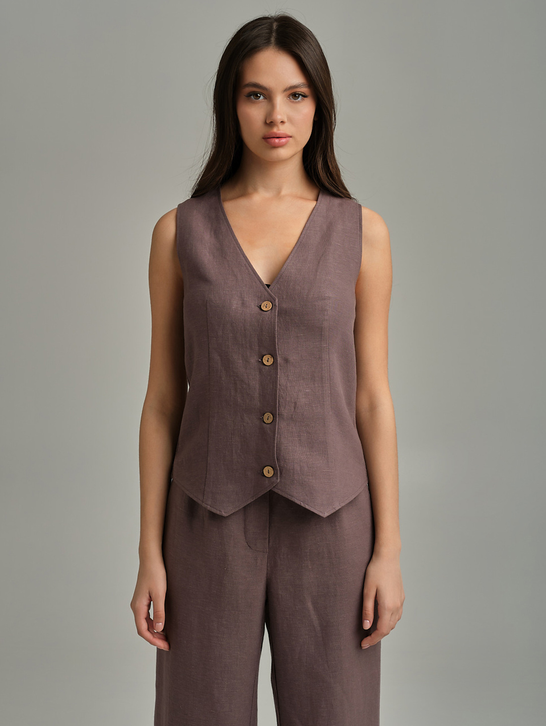 Жилет из льна шоколадный - фотография товара