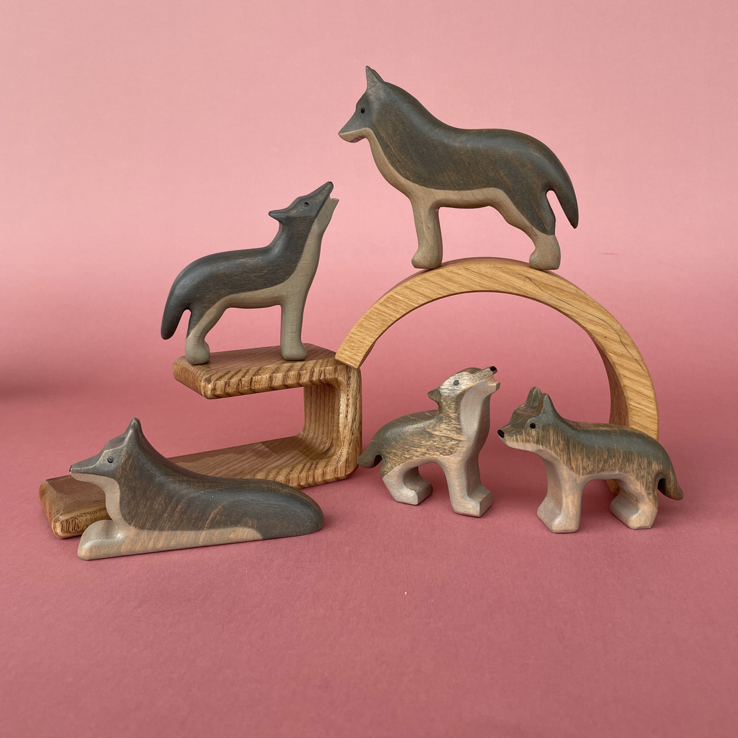 Деревянные фигурки животных Волки - фотография товара