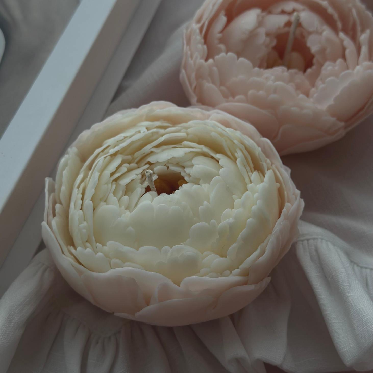 Свеча "Пион с текстурой" - фотография товара