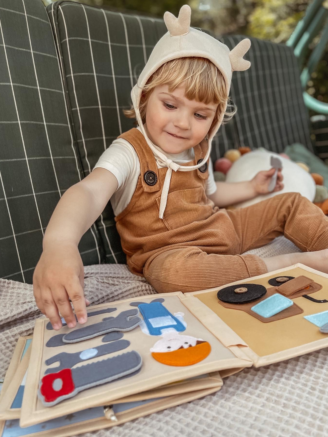 Развивающая книга из фетра - фотография товара