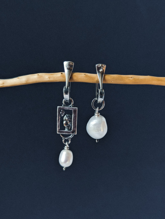 Серьги "Девушка в окне"