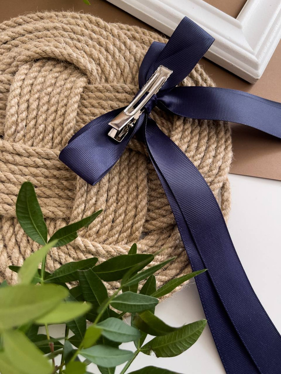 Бант бсиний классический на заколке