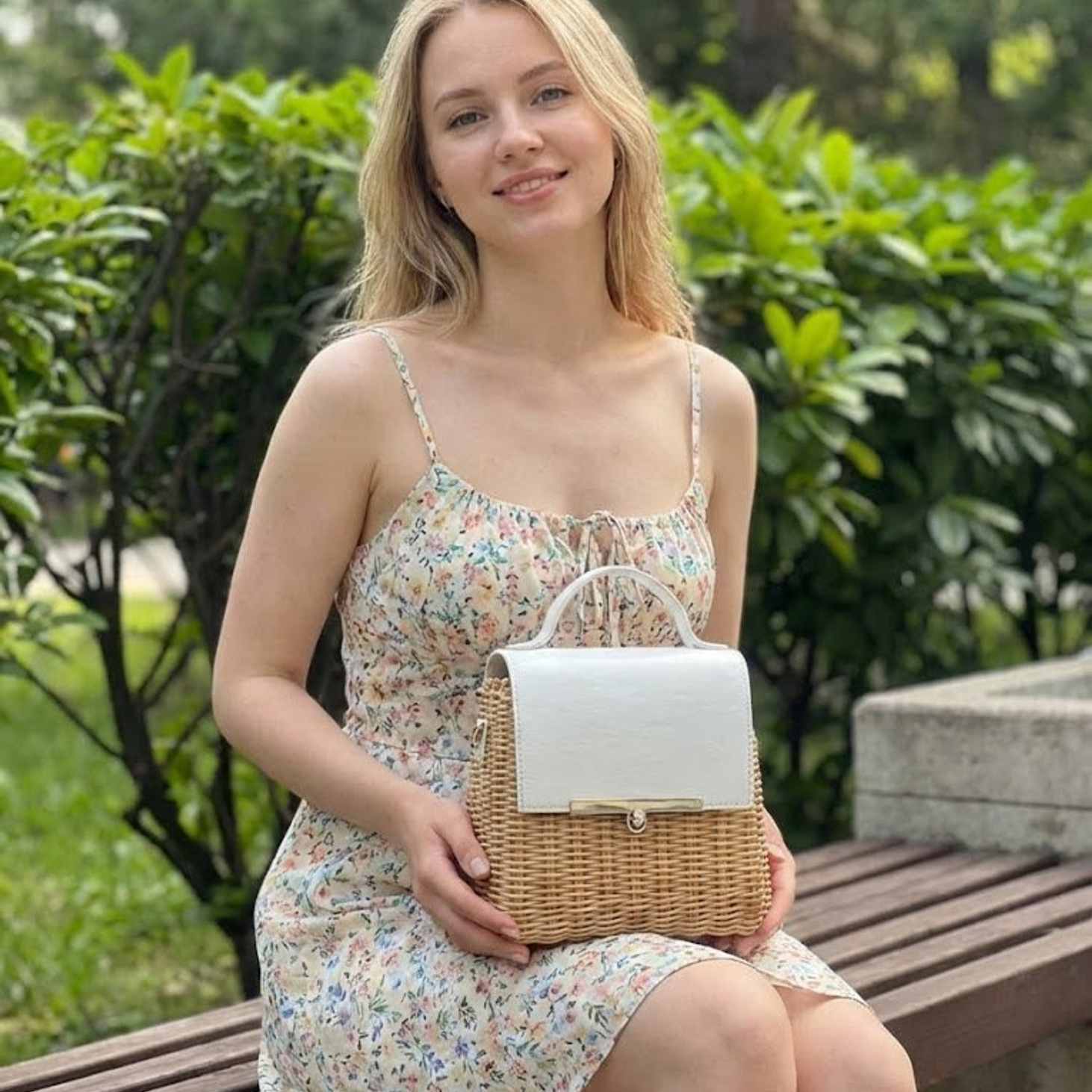 Женская плетеная сумка через плечо - фотография товара