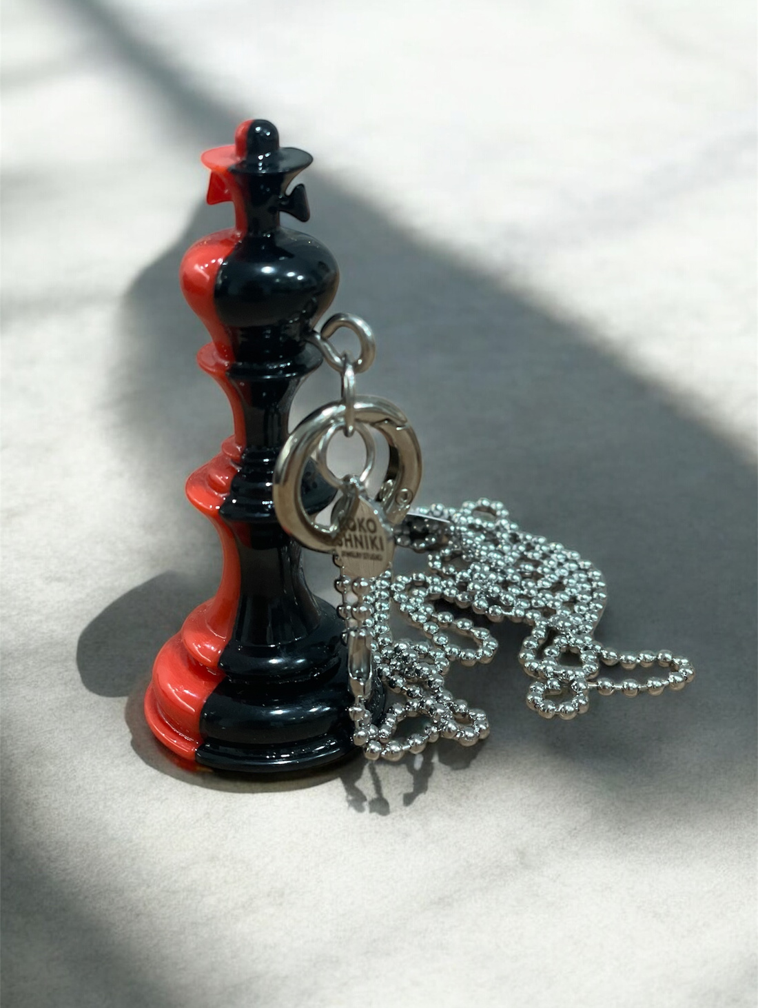 Колье «Шахматная королева черно-красная» - фотография товара