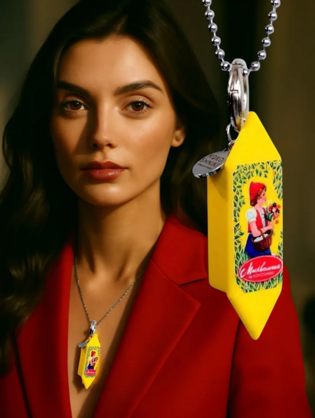 Колье "Конфета Красная Шапочка" на цепочке - фотография товара