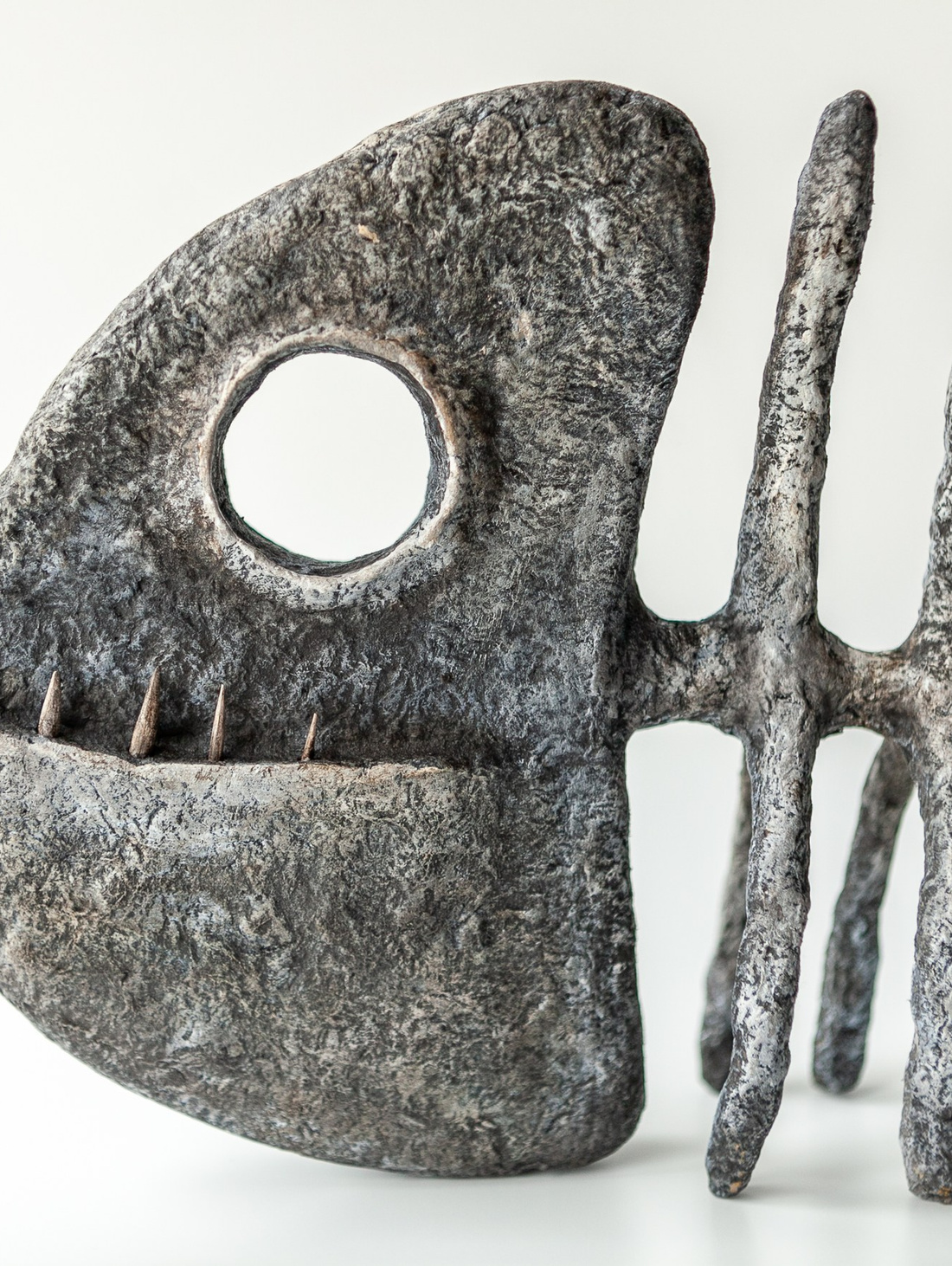 Декоративная скульптура "Рыба-скелет" - фотография товара