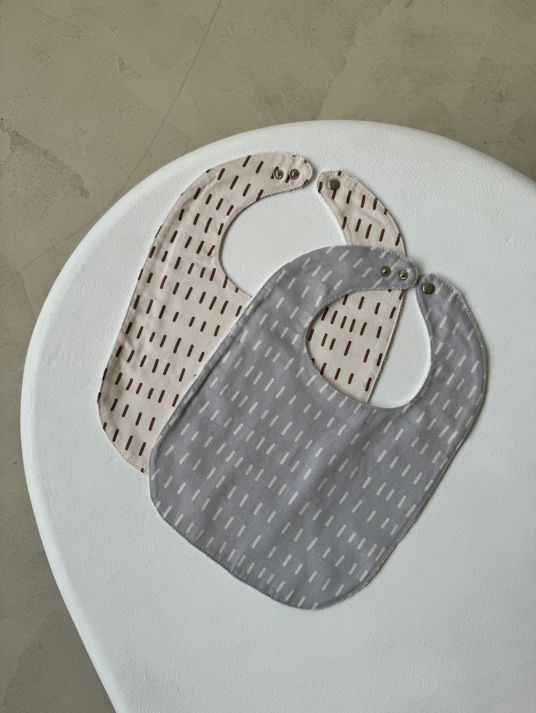 Сет непромокаемых слюнявчиков «Штрих» - фотография товара