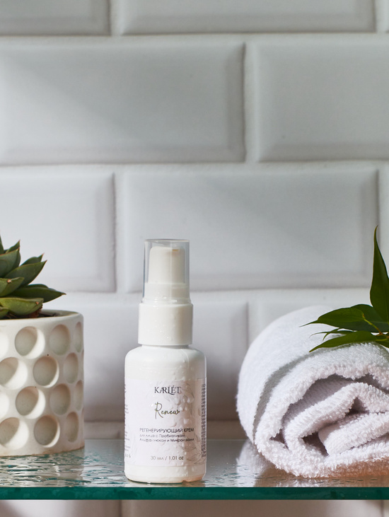 Регенерирующий крем для лица Karlet Renew с ниацинамидом, пробиотиком альфа-глюкан и микроиглами