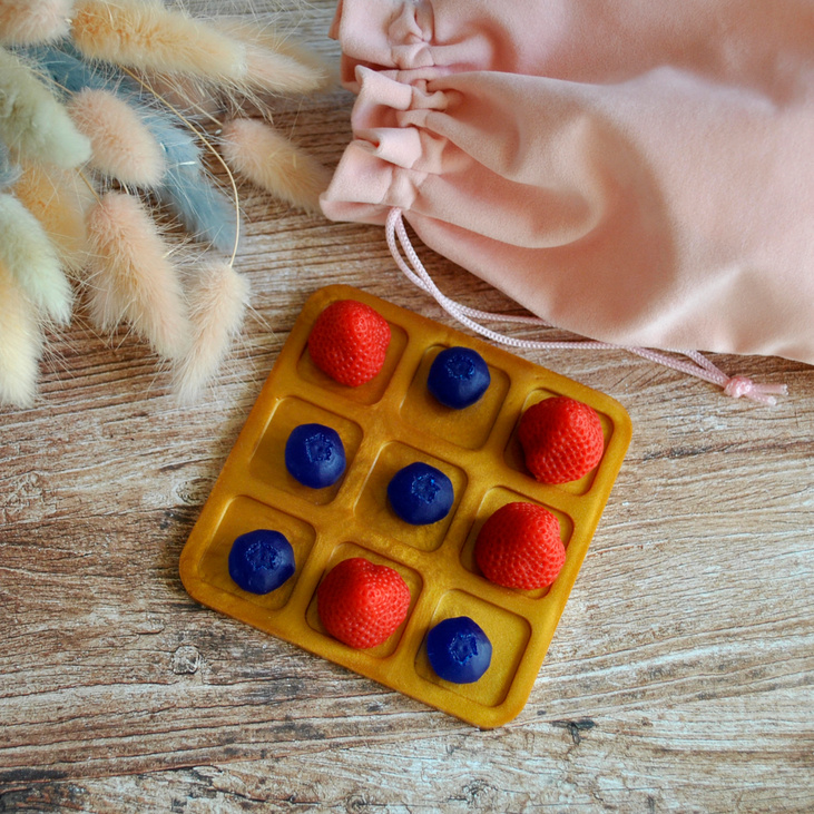 Крестики нолики "Клубника, голубика"