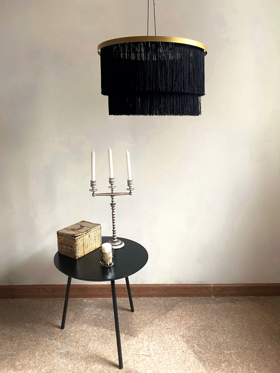 Люстра черная с бахромой