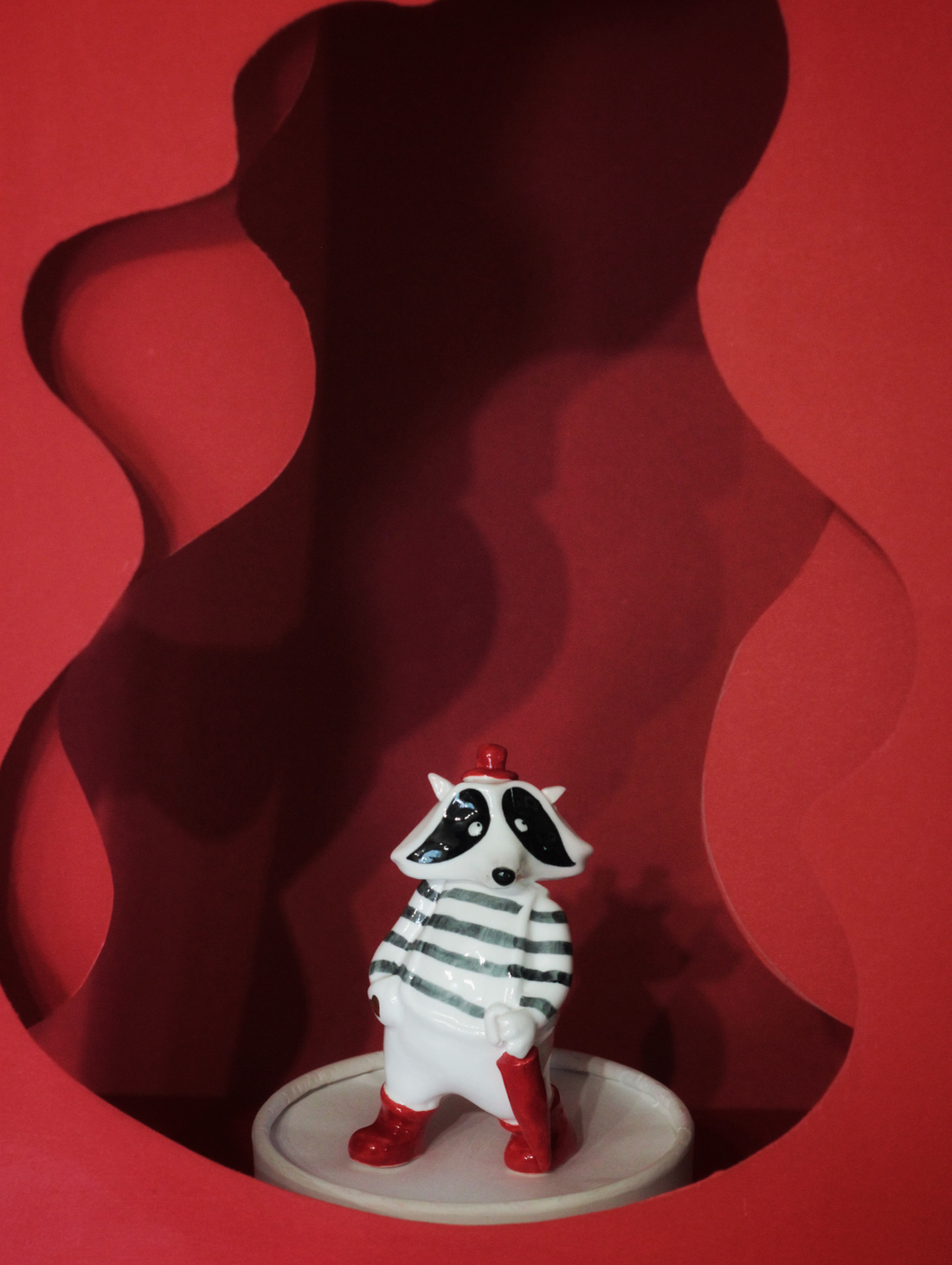 Елочная игрушка "Енот губернатор" - фотография товара