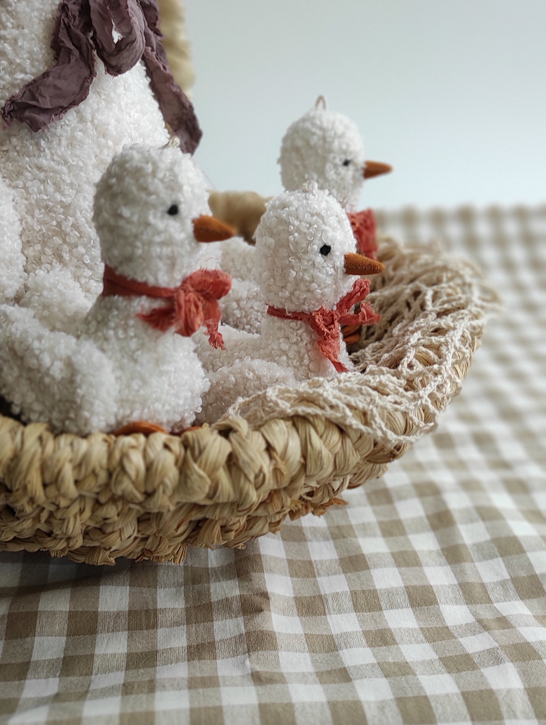 Мягкая игрушка "Маленькие Гусята из букле" - фотография товара