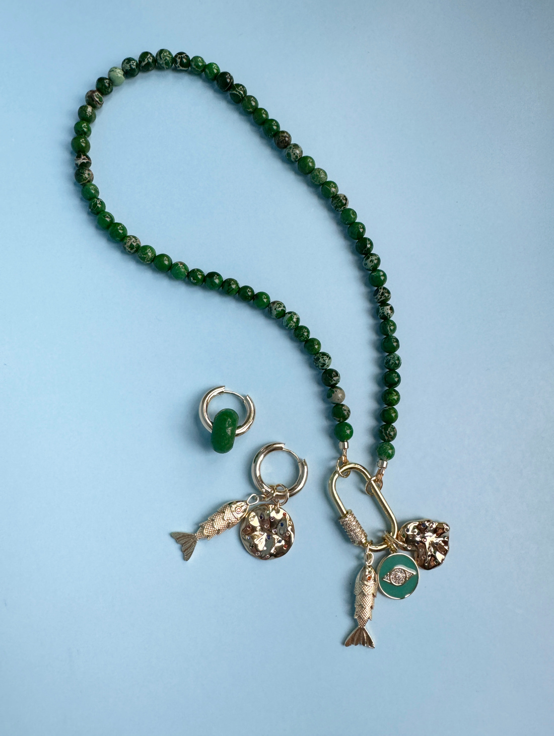 Колье из варисцита "Золотая рыбка" - фотография товара