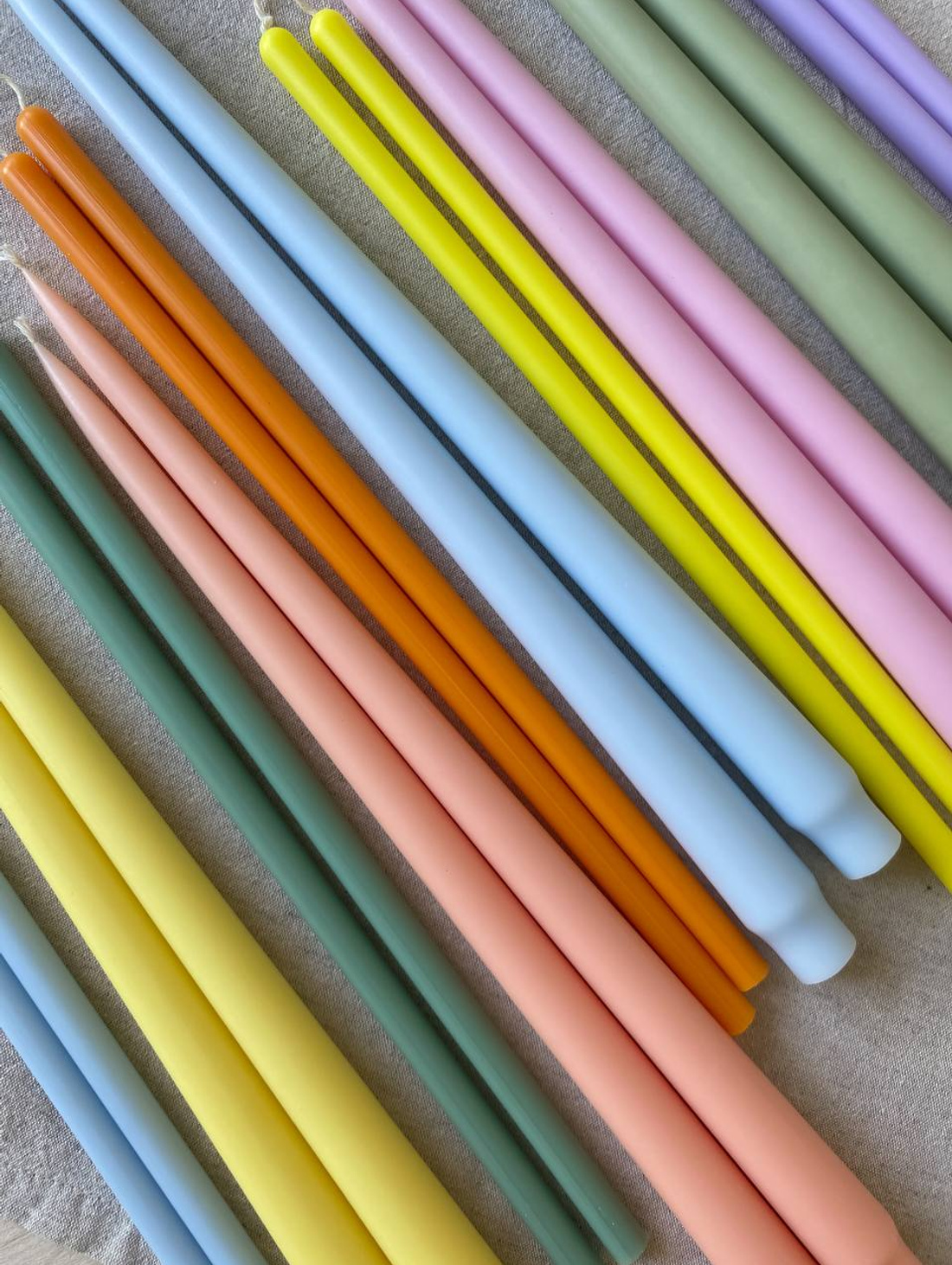 Столовые свечи цветные - фотография товара