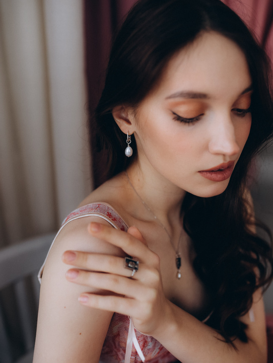 Серьги "Девушка в окне"