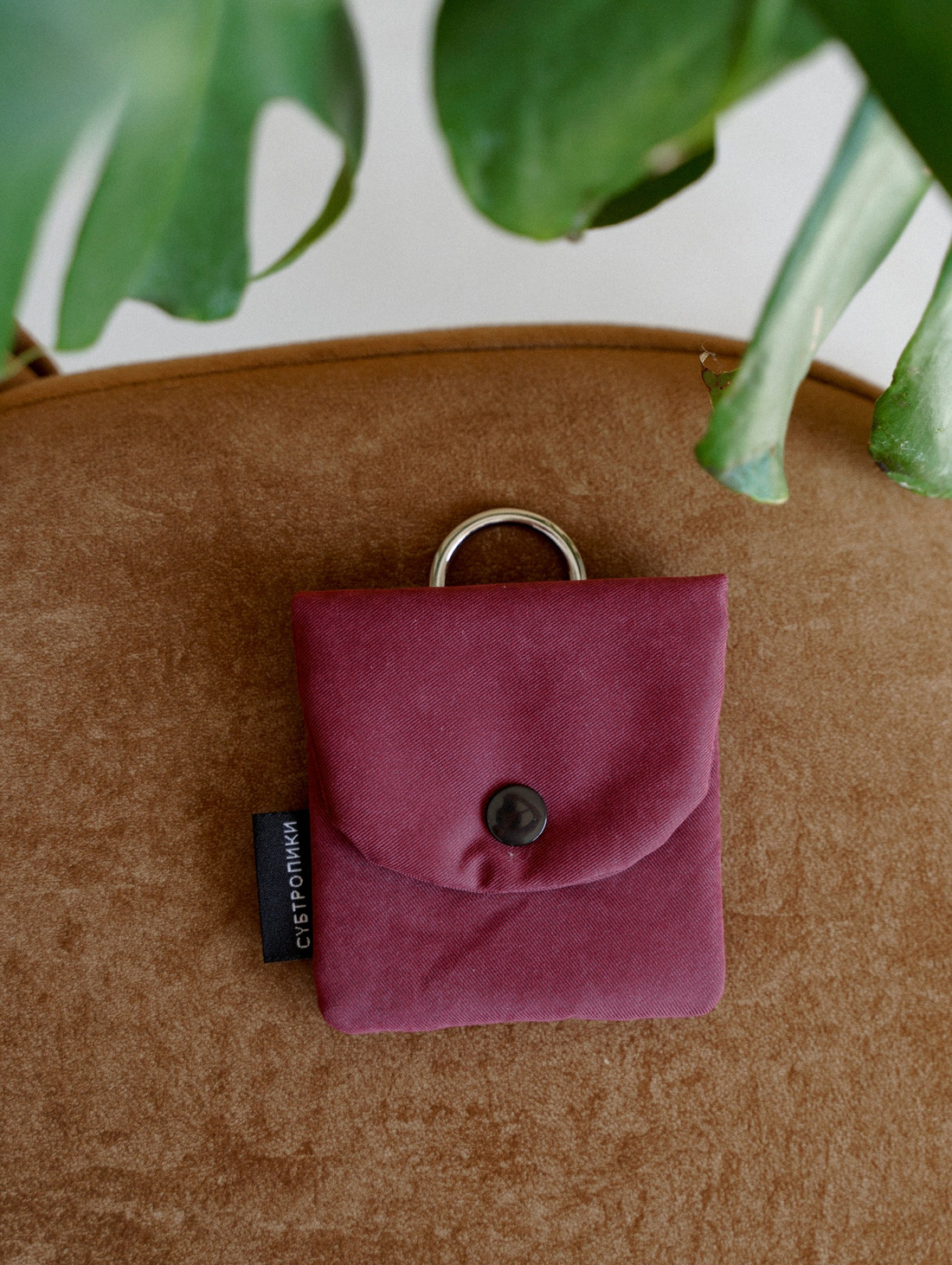 Кейс для AirPods (ключей, мелочей), сливовый - фотография товара