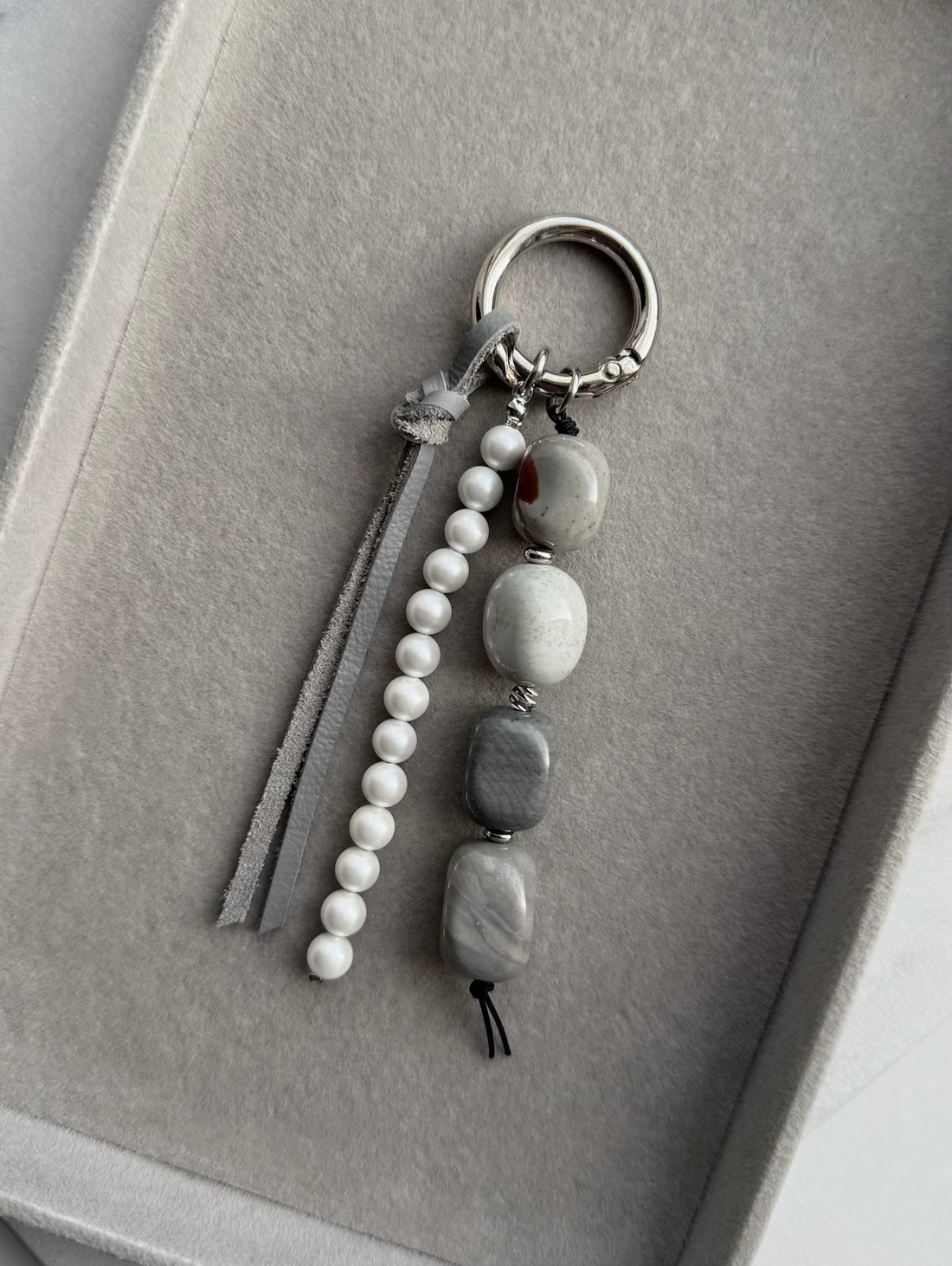 Обвес брелок на сумку - фотография товара